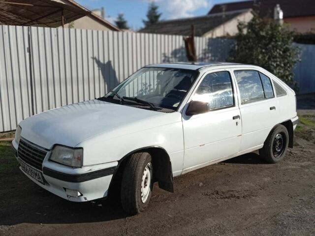 Белый Опель Кадет, объемом двигателя 5 л и пробегом 50 тыс. км за 650 $, фото 1 на Automoto.ua