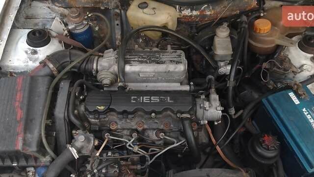 Белый Опель Кадет, объемом двигателя 1.6 л и пробегом 420 тыс. км за 650 $, фото 1 на Automoto.ua