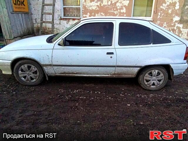 Белый Опель Кадет, объемом двигателя 1.4 л и пробегом 0 тыс. км за 750 $, фото 1 на Automoto.ua