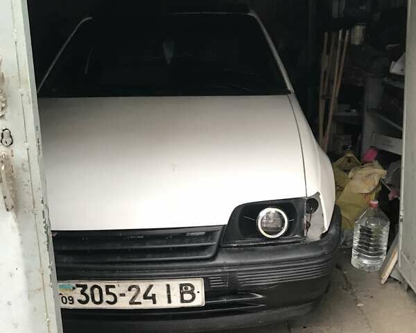 Белый Опель Кадет, объемом двигателя 1.3 л и пробегом 100 тыс. км за 550 $, фото 1 на Automoto.ua