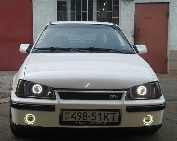 Белый Опель Кадет, объемом двигателя 2 л и пробегом 60 тыс. км за 3500 $, фото 1 на Automoto.ua