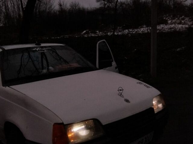 Белый Опель Кадет, объемом двигателя 1 л и пробегом 100 тыс. км за 900 $, фото 1 на Automoto.ua