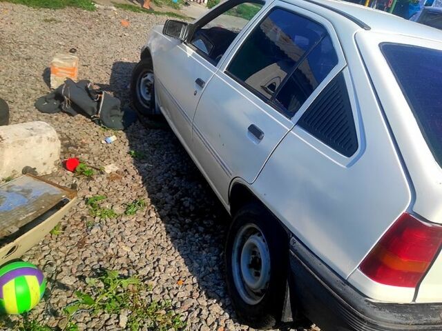 Білий Опель Кадет, об'ємом двигуна 1.3 л та пробігом 0 тис. км за 650 $, фото 1 на Automoto.ua