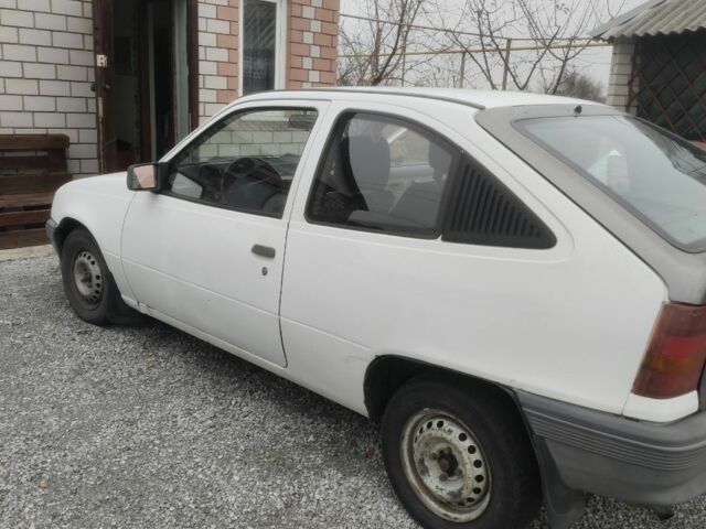 Белый Опель Кадет, объемом двигателя 0 л и пробегом 175 тыс. км за 800 $, фото 1 на Automoto.ua