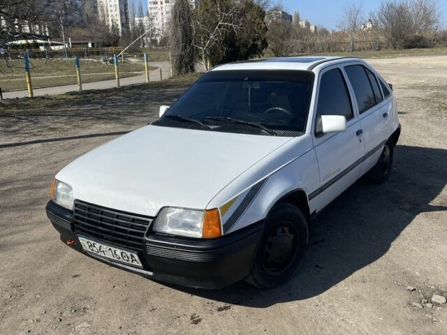 Білий Опель Кадет, об'ємом двигуна 1.3 л та пробігом 3 тис. км за 903 $, фото 1 на Automoto.ua