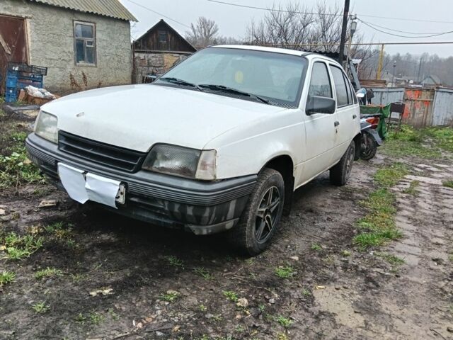 Белый Опель Кадет, объемом двигателя 0 л и пробегом 446 тыс. км за 500 $, фото 1 на Automoto.ua