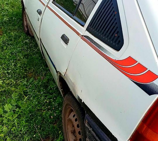 Белый Опель Кадет, объемом двигателя 1.4 л и пробегом 0 тыс. км за 780 $, фото 1 на Automoto.ua