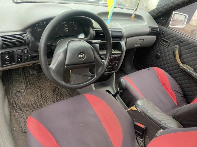 Белый Опель Кадет, объемом двигателя 0 л и пробегом 400 тыс. км за 600 $, фото 1 на Automoto.ua