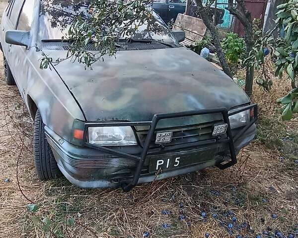 Белый Опель Кадет, объемом двигателя 1.6 л и пробегом 285 тыс. км за 1000 $, фото 1 на Automoto.ua