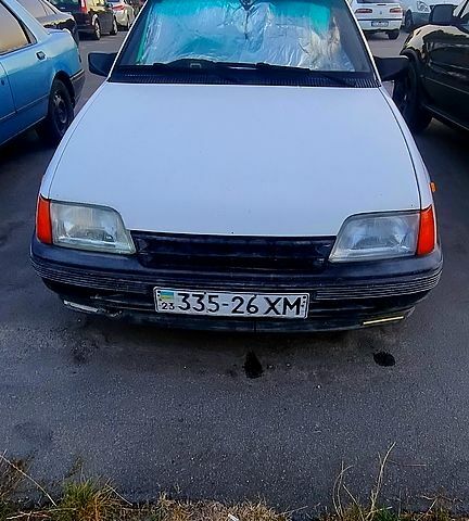 Белый Опель Кадет, объемом двигателя 1.4 л и пробегом 300 тыс. км за 1300 $, фото 1 на Automoto.ua