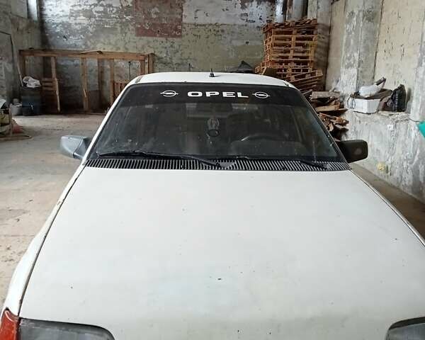 Білий Опель Кадет, об'ємом двигуна 0 л та пробігом 250 тис. км за 719 $, фото 1 на Automoto.ua