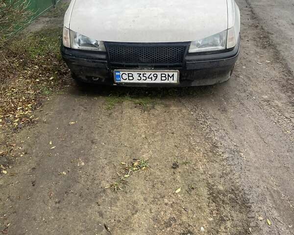 Белый Опель Кадет, объемом двигателя 1.6 л и пробегом 300 тыс. км за 1000 $, фото 1 на Automoto.ua