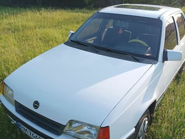 Білий Опель Кадет, об'ємом двигуна 1.3 л та пробігом 280 тис. км за 800 $, фото 1 на Automoto.ua