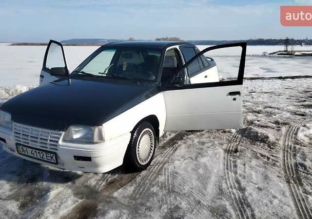 Белый Опель Кадет, объемом двигателя 1.8 л и пробегом 47 тыс. км за 1200 $, фото 1 на Automoto.ua