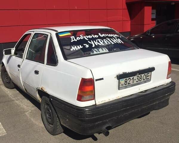 Білий Опель Кадет, об'ємом двигуна 2 л та пробігом 77 тис. км за 700 $, фото 1 на Automoto.ua