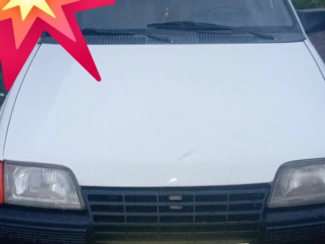 Білий Опель Кадет, об'ємом двигуна 1 л та пробігом 64 тис. км за 952 $, фото 1 на Automoto.ua