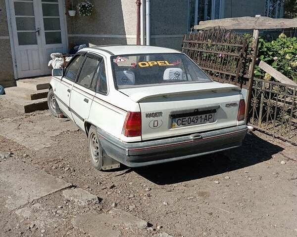 Белый Опель Кадет, объемом двигателя 1.3 л и пробегом 70 тыс. км за 700 $, фото 1 на Automoto.ua
