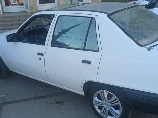 Белый Опель Кадет, объемом двигателя 1.6 л и пробегом 74 тыс. км за 600 $, фото 1 на Automoto.ua