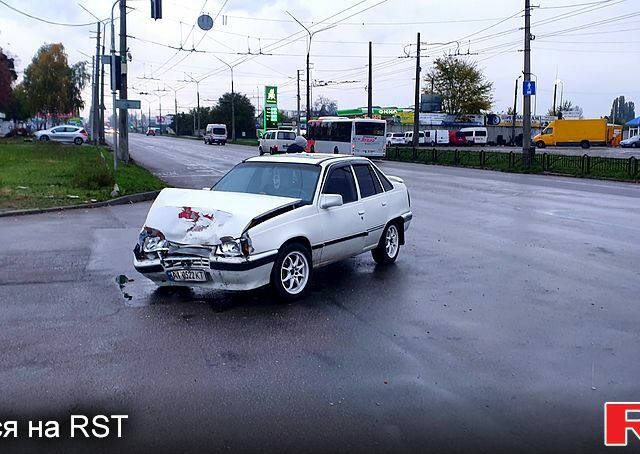 Белый Опель Кадет, объемом двигателя 1.6 л и пробегом 0 тыс. км за 500 $, фото 1 на Automoto.ua