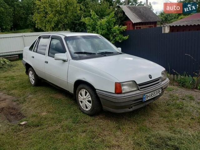 Білий Опель Кадет, об'ємом двигуна 1.6 л та пробігом 255 тис. км за 950 $, фото 1 на Automoto.ua
