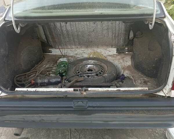 Белый Опель Кадет, объемом двигателя 1.6 л и пробегом 145 тыс. км за 1200 $, фото 1 на Automoto.ua