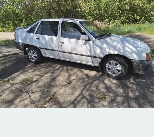 Белый Опель Кадет, объемом двигателя 0 л и пробегом 2 тыс. км за 853 $, фото 1 на Automoto.ua