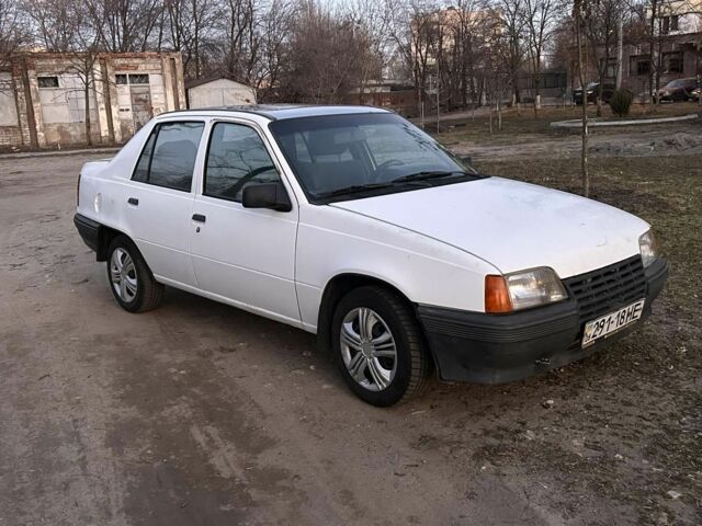 Белый Опель Кадет, объемом двигателя 1.6 л и пробегом 324 тыс. км за 1016 $, фото 1 на Automoto.ua