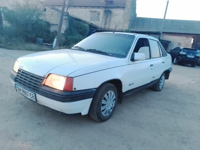 Білий Опель Кадет, об'ємом двигуна 1 л та пробігом 122 тис. км за 550 $, фото 1 на Automoto.ua