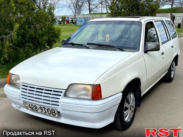 Белый Опель Кадет, объемом двигателя 1.3 л и пробегом 0 тыс. км за 998 $, фото 1 на Automoto.ua