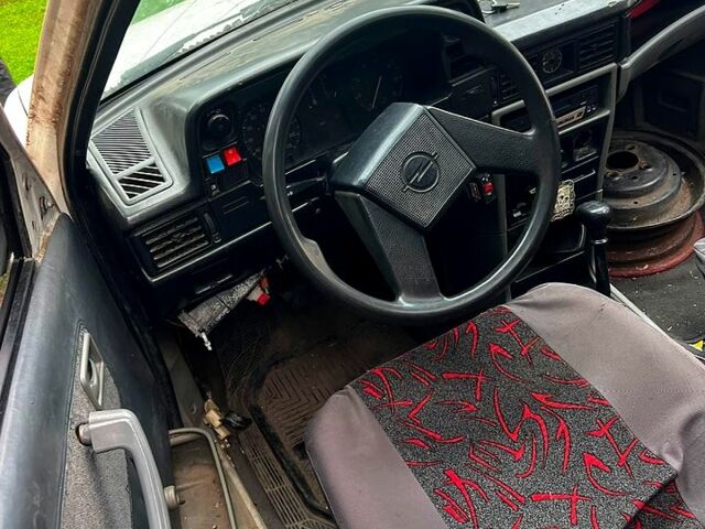 Белый Опель Кадет, объемом двигателя 1.3 л и пробегом 0 тыс. км за 350 $, фото 1 на Automoto.ua