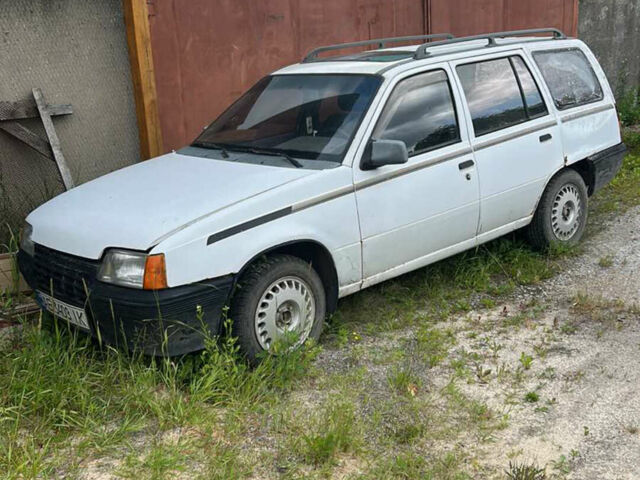 Білий Опель Кадет, об'ємом двигуна 1.6 л та пробігом 270 тис. км за 334 $, фото 1 на Automoto.ua