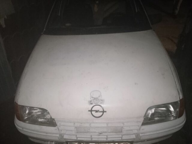 Білий Опель Кадет, об'ємом двигуна 0 л та пробігом 100 тис. км за 718 $, фото 1 на Automoto.ua