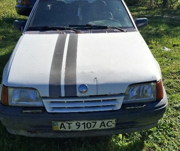 Білий Опель Кадет, об'ємом двигуна 0 л та пробігом 200 тис. км за 505 $, фото 1 на Automoto.ua