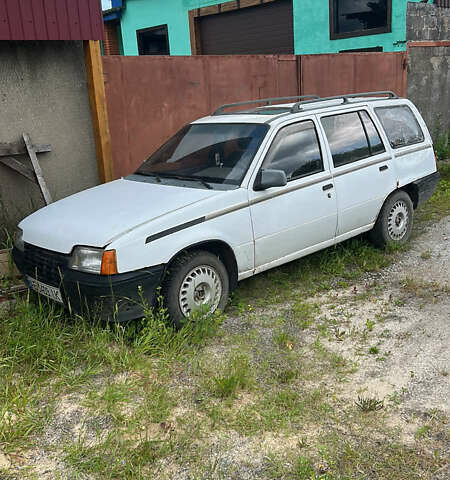 Білий Опель Кадет, об'ємом двигуна 1.6 л та пробігом 270 тис. км за 363 $, фото 1 на Automoto.ua