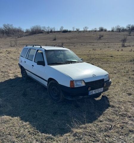 Білий Опель Кадет, об'ємом двигуна 1.3 л та пробігом 111 тис. км за 1000 $, фото 1 на Automoto.ua