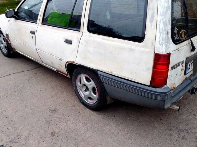 Білий Опель Кадет, об'ємом двигуна 1.6 л та пробігом 0 тис. км за 600 $, фото 1 на Automoto.ua