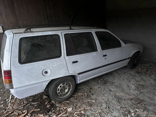 Білий Опель Кадет, об'ємом двигуна 1.6 л та пробігом 7 тис. км за 600 $, фото 1 на Automoto.ua