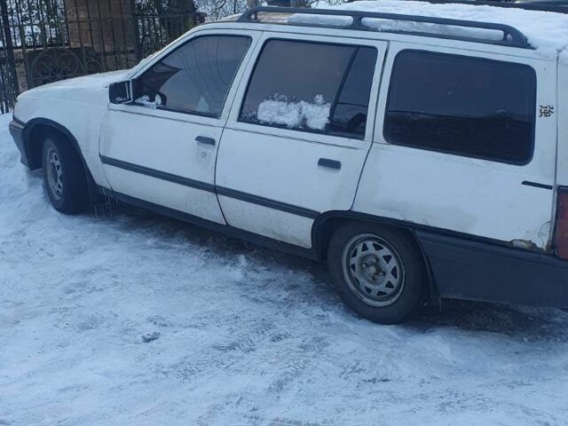 Белый Опель Кадет, объемом двигателя 1.6 л и пробегом 560 тыс. км за 550 $, фото 1 на Automoto.ua