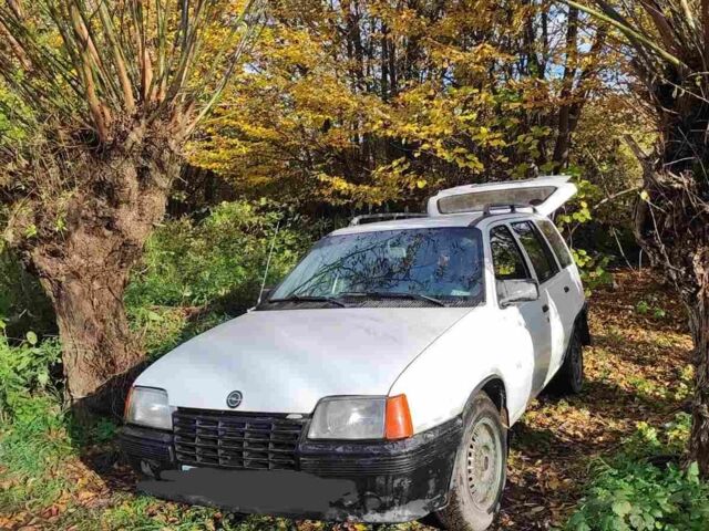 Білий Опель Кадет, об'ємом двигуна 0 л та пробігом 1 тис. км за 716 $, фото 1 на Automoto.ua