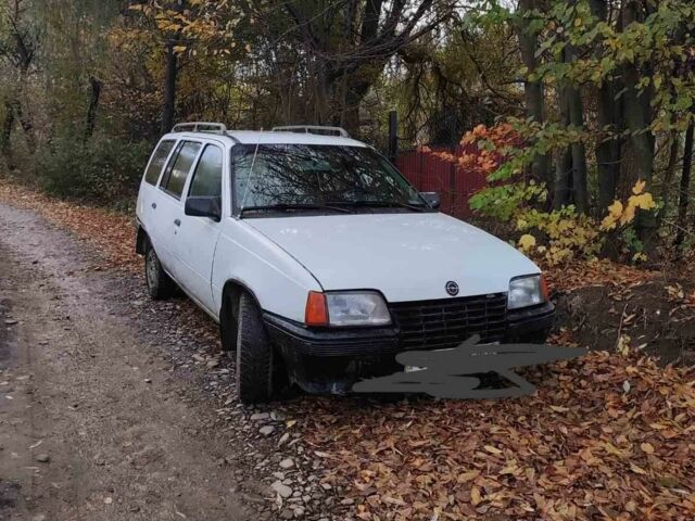 Белый Опель Кадет, объемом двигателя 0 л и пробегом 1 тыс. км за 597 $, фото 1 на Automoto.ua