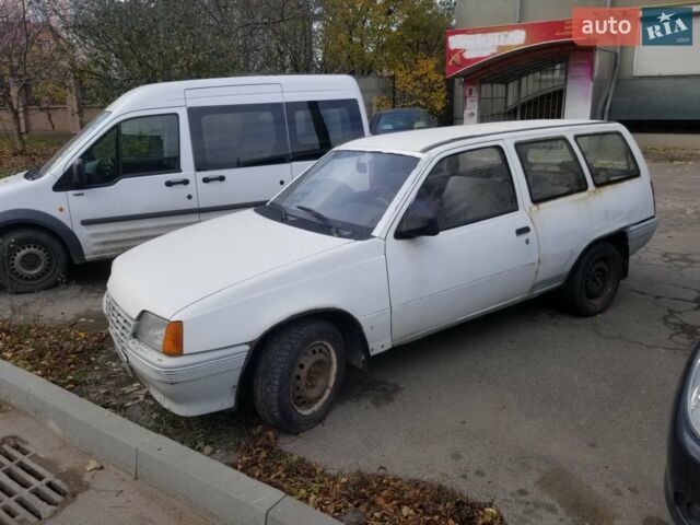 Білий Опель Кадет, об'ємом двигуна 1.3 л та пробігом 200 тис. км за 650 $, фото 1 на Automoto.ua