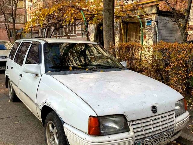 Білий Опель Кадет, об'ємом двигуна 1.3 л та пробігом 0 тис. км за 600 $, фото 1 на Automoto.ua