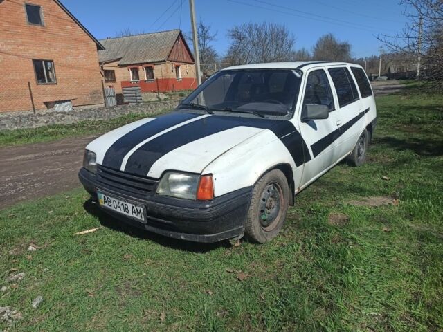 Білий Опель Кадет, об'ємом двигуна 1.7 л та пробігом 380 тис. км за 1150 $, фото 1 на Automoto.ua