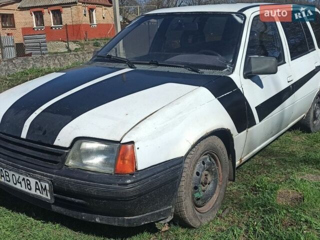 Білий Опель Кадет, об'ємом двигуна 1.7 л та пробігом 380 тис. км за 1150 $, фото 1 на Automoto.ua