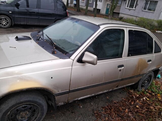 Бежевый Опель Кадет, объемом двигателя 1.3 л и пробегом 250 тыс. км за 547 $, фото 1 на Automoto.ua