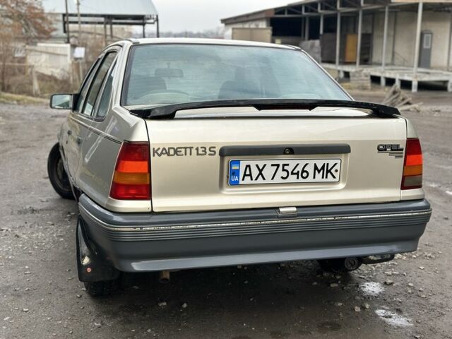 Бежевый Опель Кадет, объемом двигателя 1.3 л и пробегом 110 тыс. км за 1150 $, фото 1 на Automoto.ua
