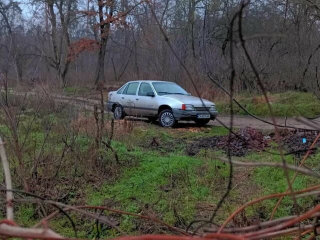 Бежевый Опель Кадет, объемом двигателя 1.4 л и пробегом 750 тыс. км за 947 $, фото 1 на Automoto.ua