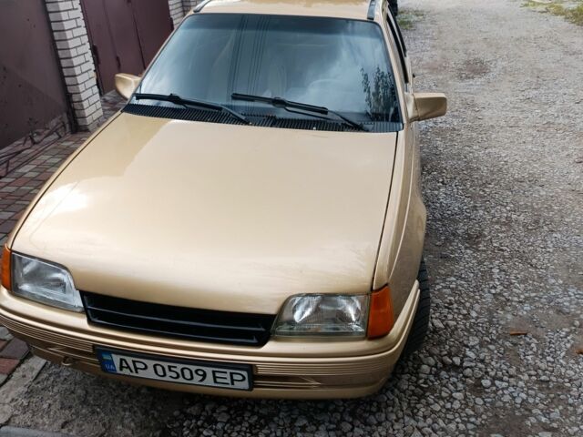 Бежевый Опель Кадет, объемом двигателя 1.3 л и пробегом 200 тыс. км за 1151 $, фото 1 на Automoto.ua