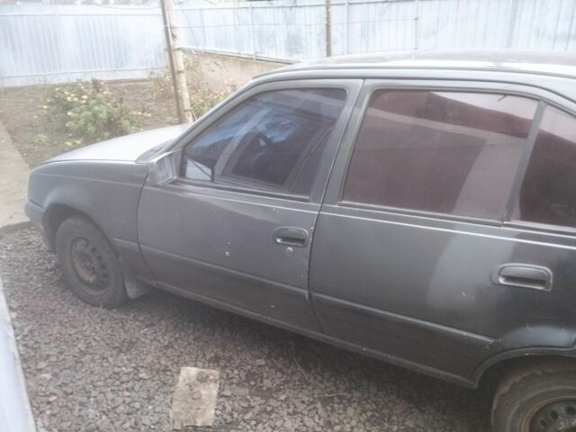 Черный Опель Кадет, объемом двигателя 0 л и пробегом 382 тыс. км за 1048 $, фото 1 на Automoto.ua