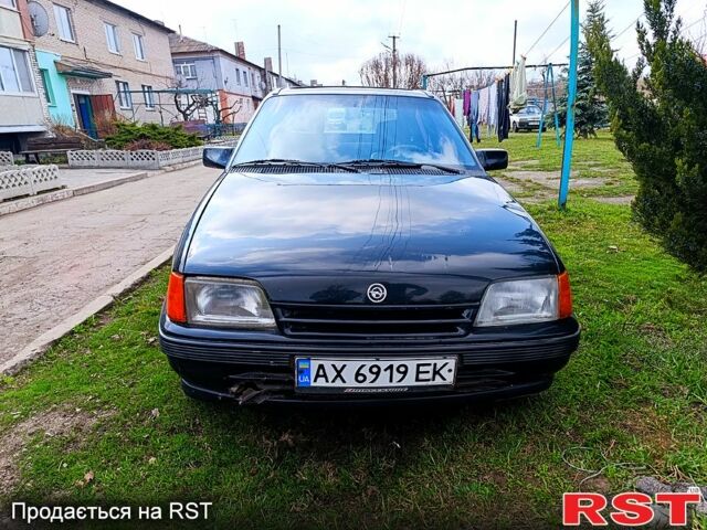 Чорний Опель Кадет, об'ємом двигуна 1.3 л та пробігом 0 тис. км за 550 $, фото 1 на Automoto.ua